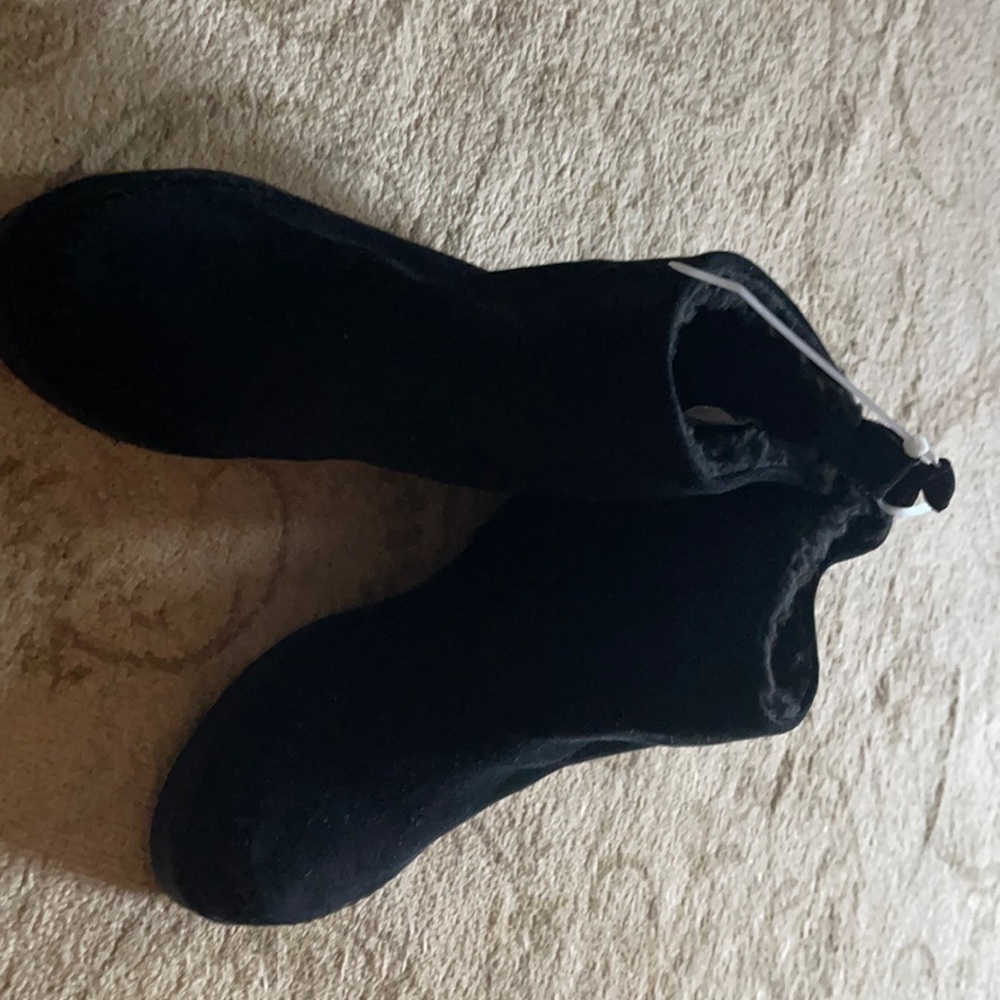 Steve Madden Moccasin Style Black Booties Sz 6